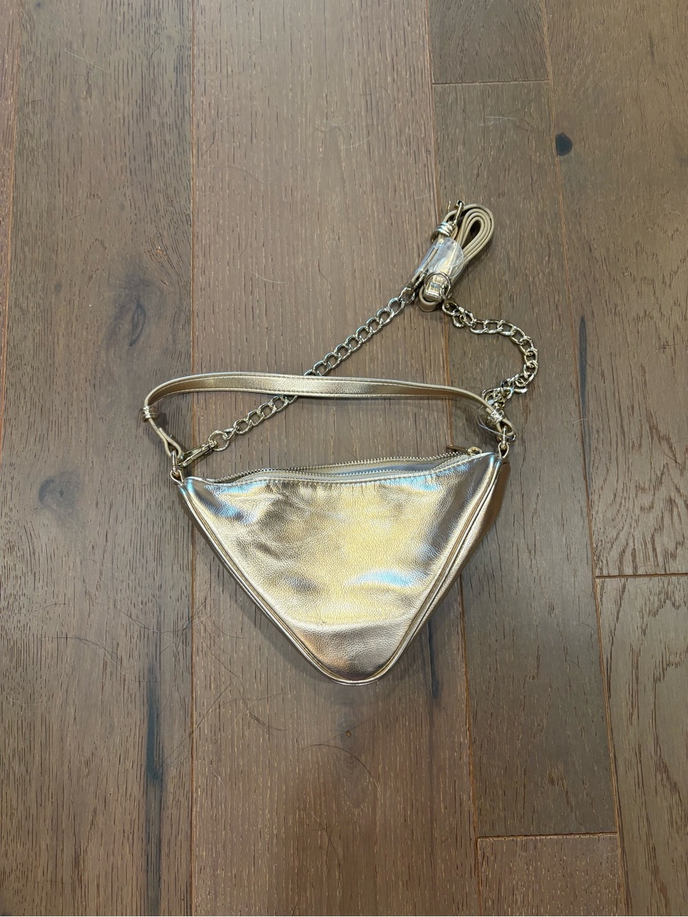 Wild Fable $15 NWOT Metallic Gold Triangle Crossbody Bag - Picture 2 of 9